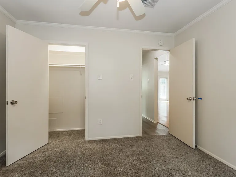 84 Fallshire Dr — Photo 13