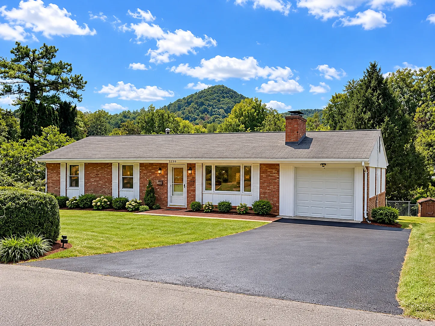 3 bed, 2.5 bath, 1872 sqft, $2,245 — Photo 1