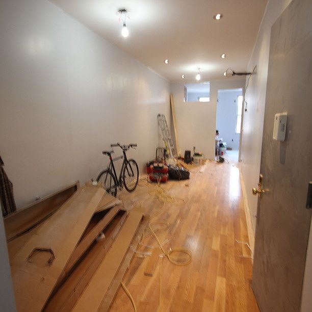 2nd image of 1130 Willoughby Ave APT 1R