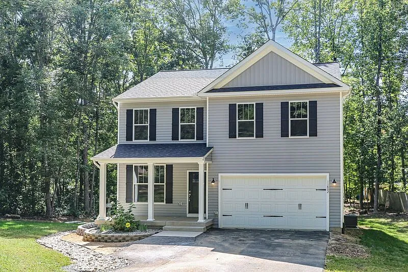 3 bed, 2.5 bath, 2200 sqft, $2,500 — Photo 3