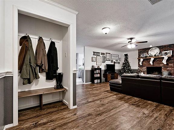 2nd image of 627 Garland Pl