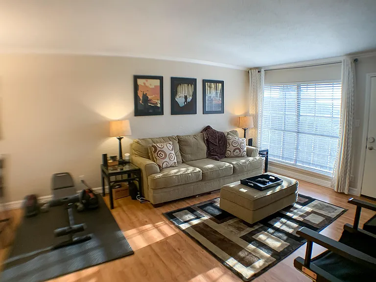 Huge windows with lots of natural light.