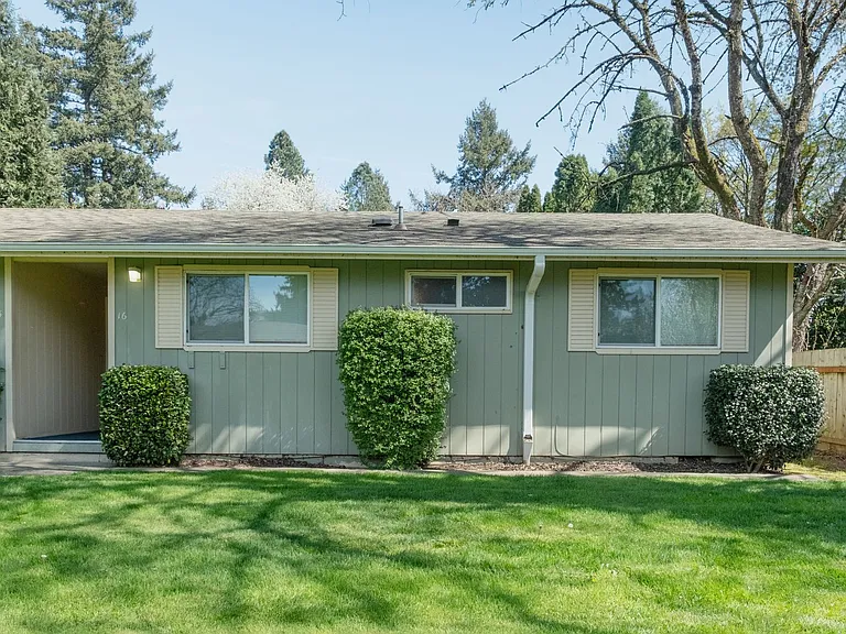 4645 SE King Rd — Photo 8