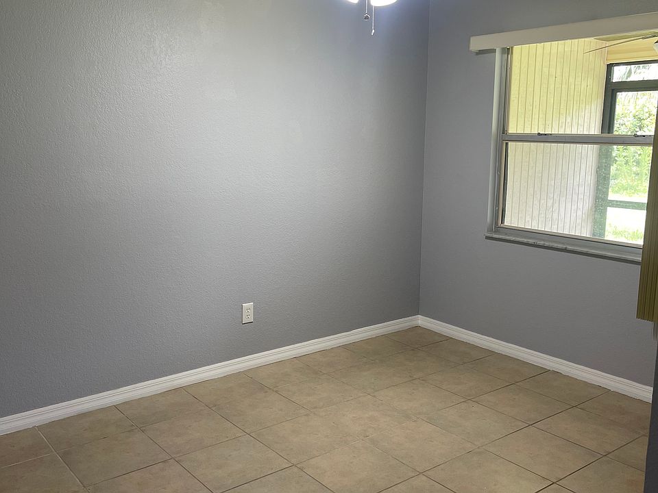 Dining area off the kitchen