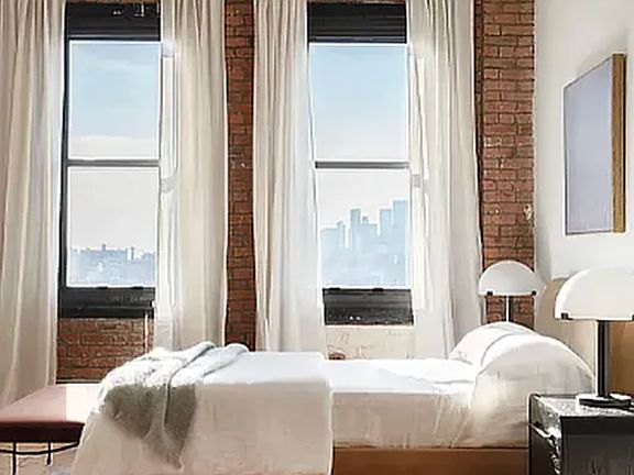 5th image of 239 Banker St APT 1B