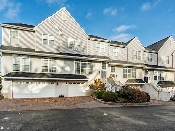 203 Debaptiste Ln, West Chester, PA 19382