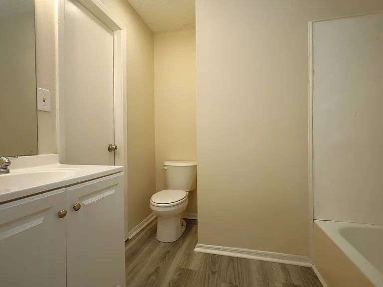 2820 Kirkwood Cir — Photo 16