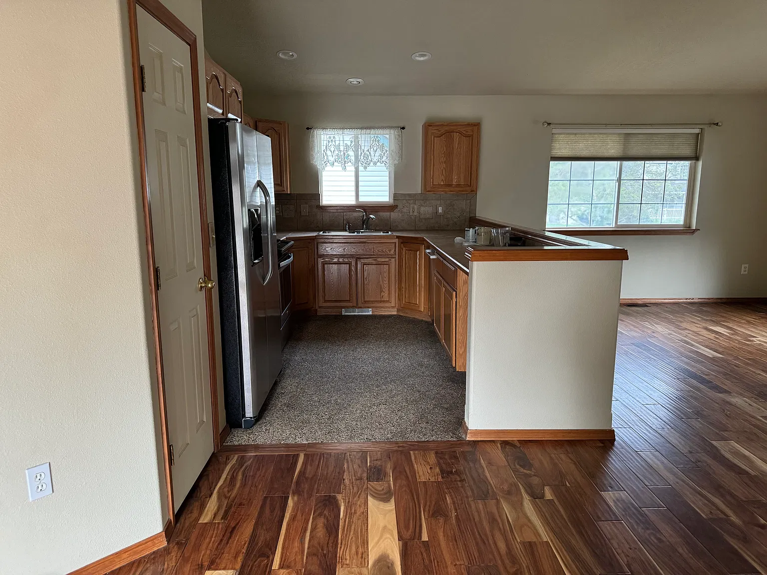1232 W Edgewood Cir — Photo 3