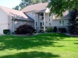 3040 W Ridge Ct, Commerce Township, MI 48390