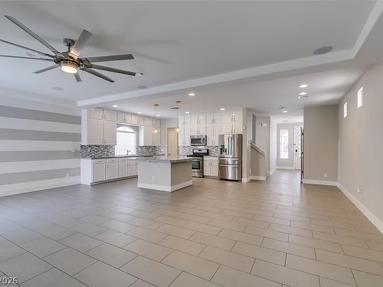 4586 W Camero Ave — Photo 15