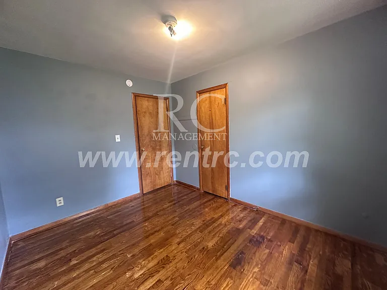 717 W Columbia St #W — Photo 11