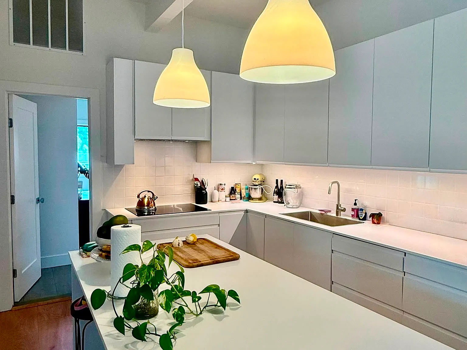 2 bed, 1300 sqft, $3,000 — Photo 3