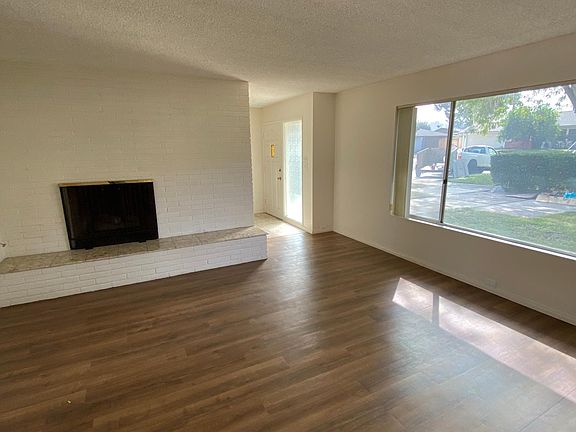2nd image of 25010 Tulip Ave