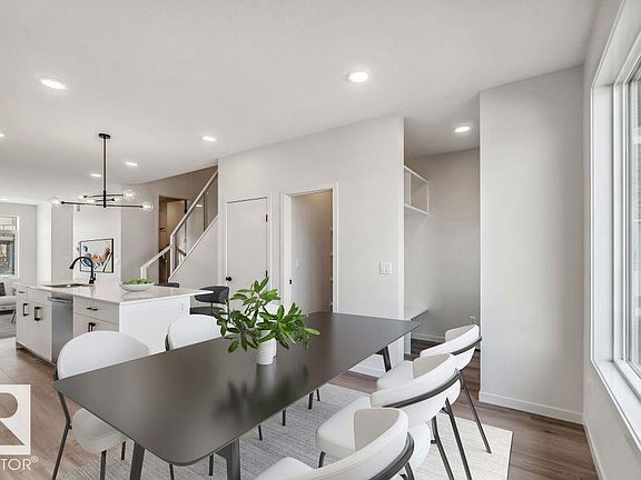 5th image of 7126 50a Ave