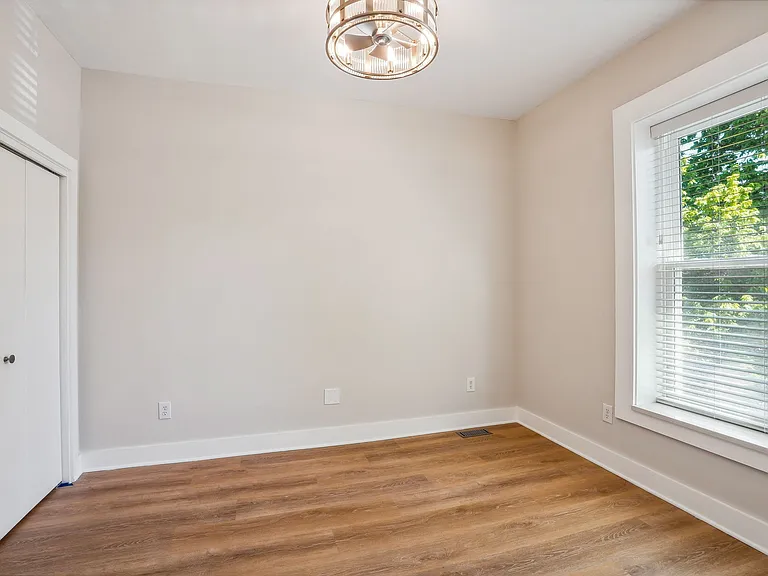 1386 1/2 Neil Ave #1/2 — Photo 23