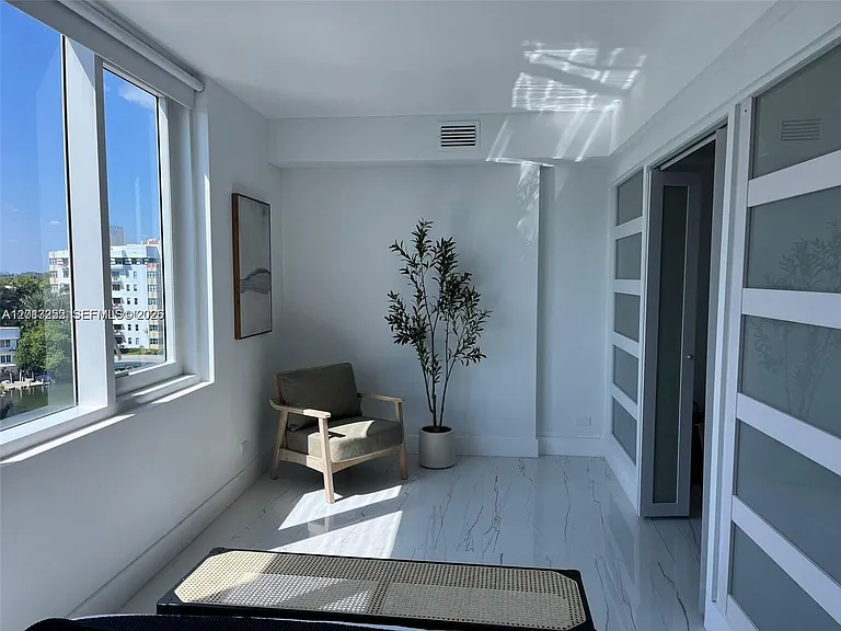 2301 Collins Ave #628 — Photo 13
