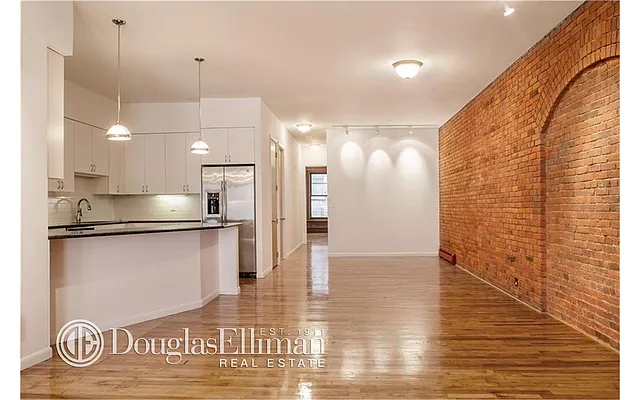 Rented by Douglas Elliman | media 33