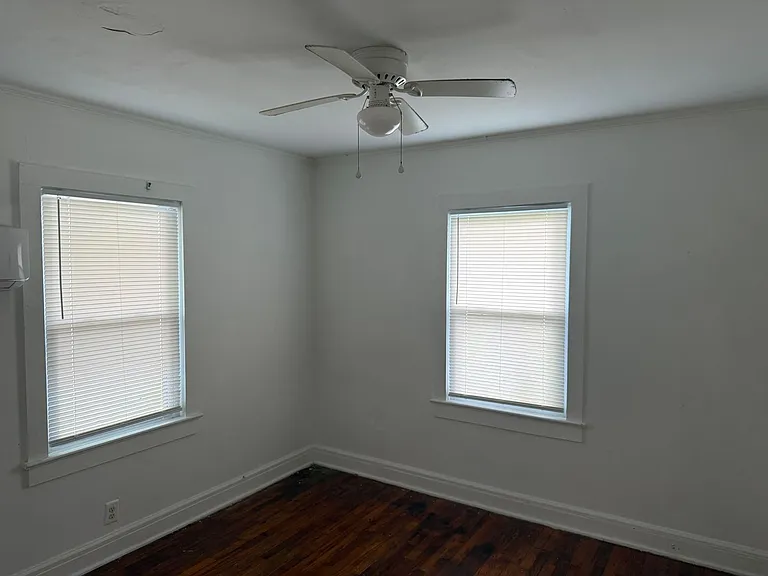 1204 Julia Ave — Photo 5