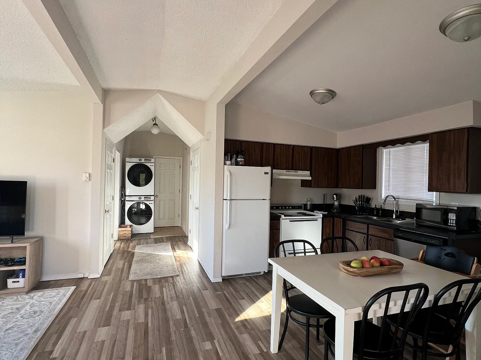 824 E Wabash Ave — Photo 2