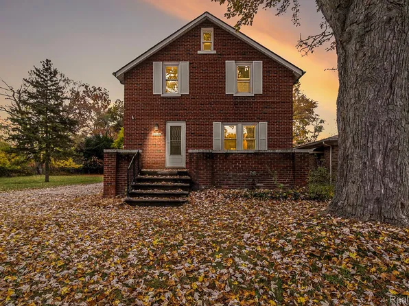 20805 N Van Buren St, Southfield, MI 48033