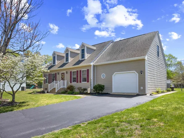 45 Ledyard Ct, Stuarts Draft, VA 24477