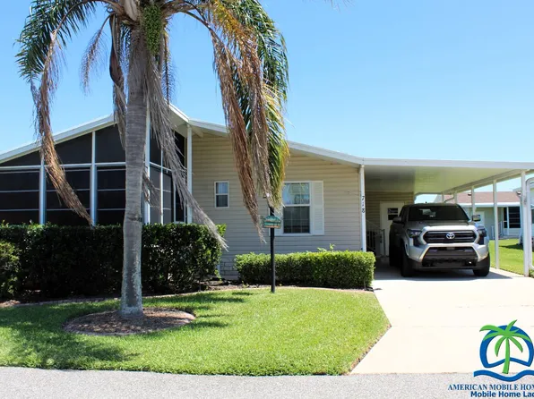 718 Red Cypress Ln, Winter Haven, FL 33881