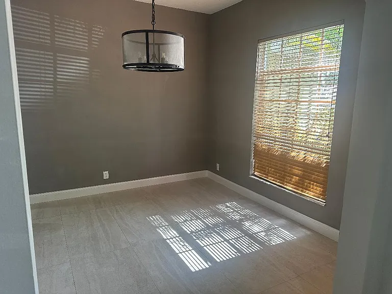 5503 NW 39th Ave — Photo 5