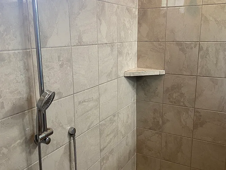 4221 Courtly Ln — Photo 24