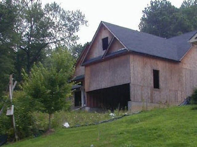 2nd image of 395 Holly Dr SE