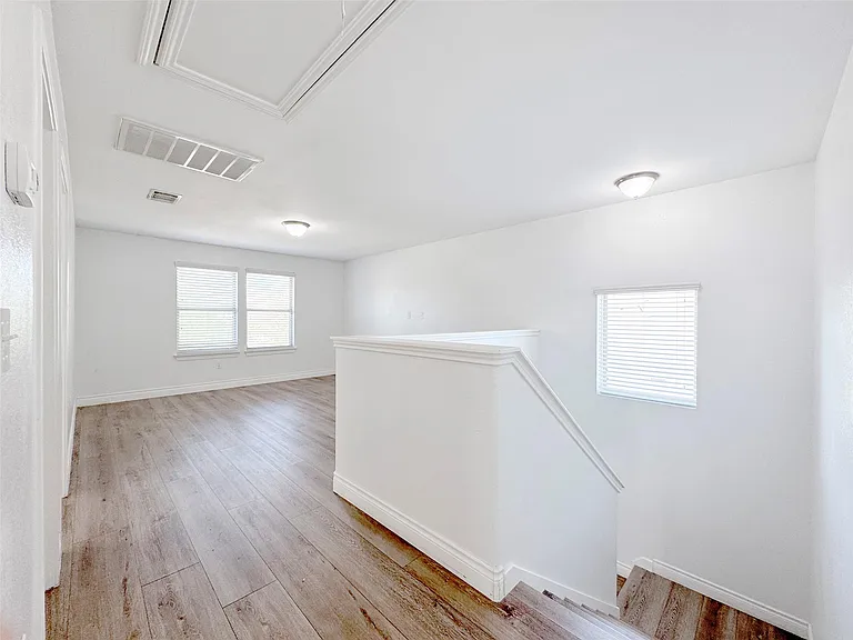 251 Triumph Rd — Photo 14