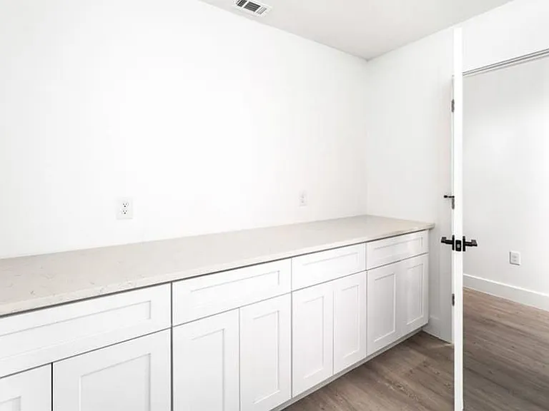 5702 Thunderbird St — Photo 21