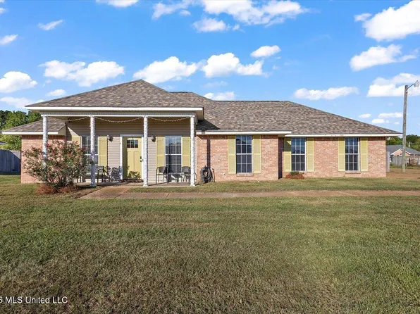 1018 Bullrun Dr, Byram, MS 39272