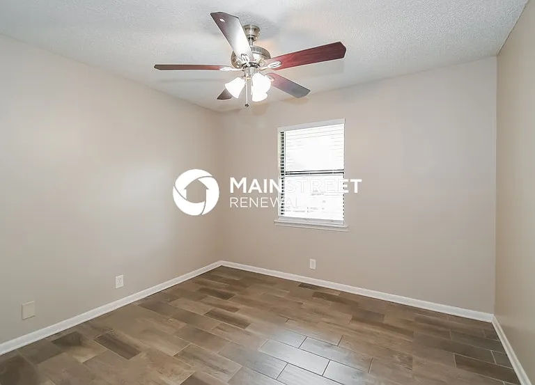10838 Naples Ct S — Photo 13
