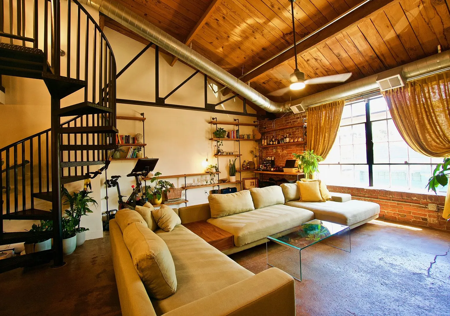 2 weeks free if lease signed & move in by 9/4/26-Beautiful, Bright & Open Denver Condo Great Loca... — Photo 1