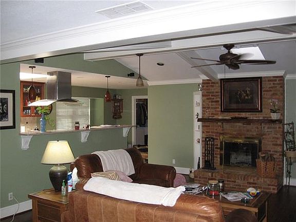3rd image of 1313 Trowbridge St
