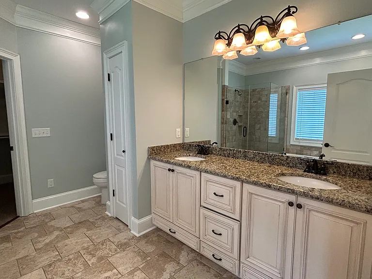 389 Chastain Cir — Photo 23