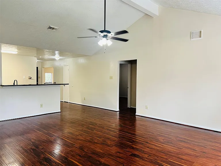8239 Squires Place Dr — Photo 3