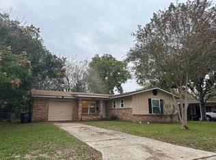 1716 Bonham Dr, Victoria, TX 77901
