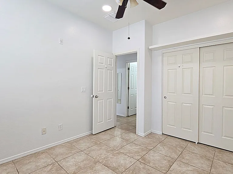 8012 S 70th Dr — Photo 24