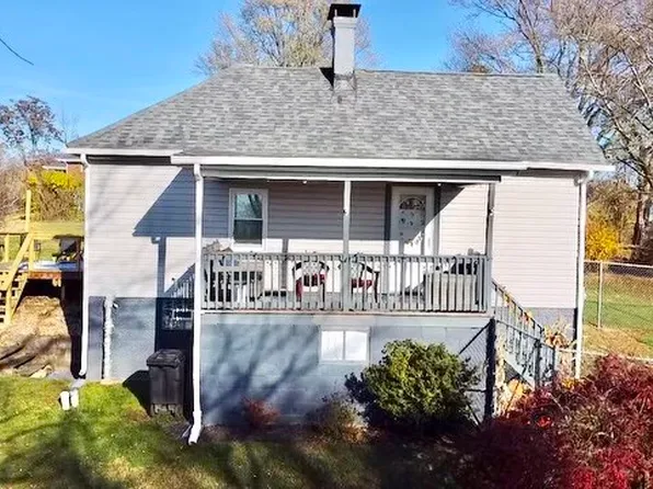 111 Falcon Ln, Belle Vernon, PA 15012