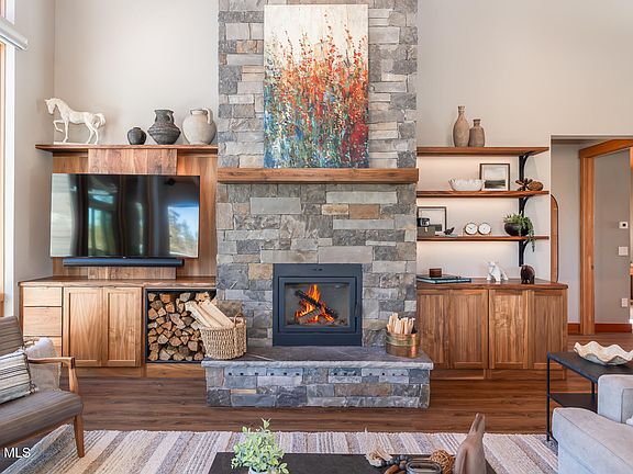 5th image of 684 Vasquez Road