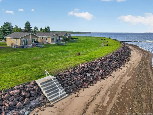 102 York St, Richibucto, NB E4W 4K2