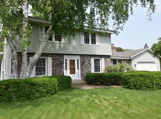 5151 S Donna Ct, Hales Corners, WI 53130