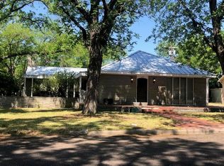 1106 Avenue B, Ozona, TX 76943