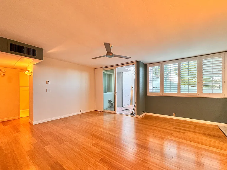 1907 Robinson Ave #106 — Photo 1