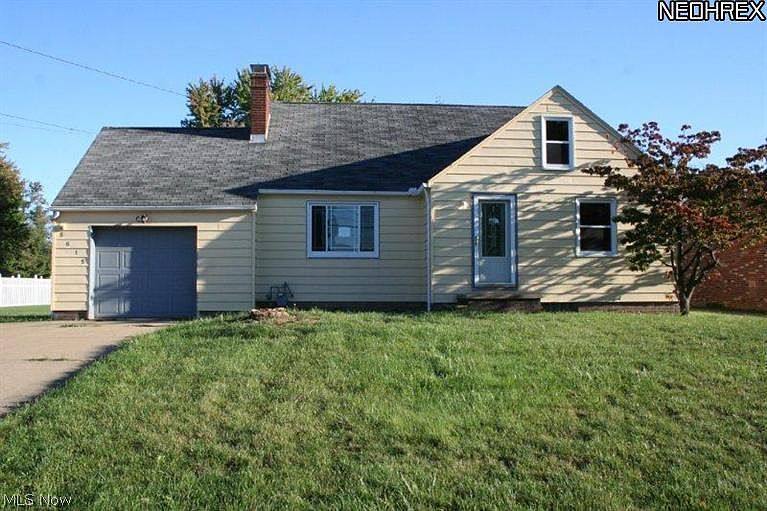 1st image of 5615 Clover St NE