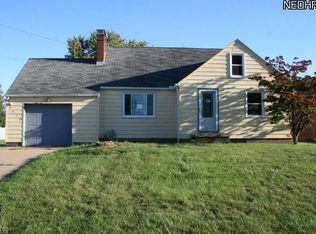 5615 Clover St NE, Louisville, OH 44641