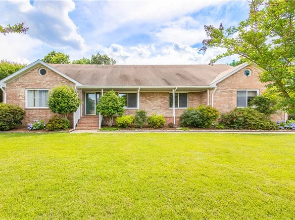 1364 Sir Richard Rd, Virginia Beach, VA 23455