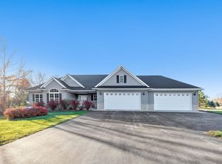 3383 Tarragon Trl, Suamico, WI 54313