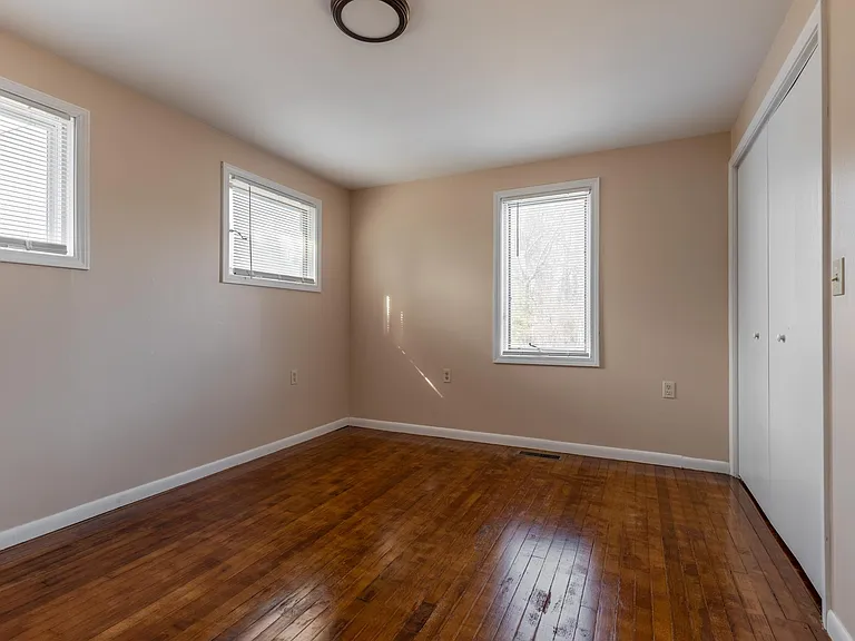 24777 Highland Rd — Photo 14